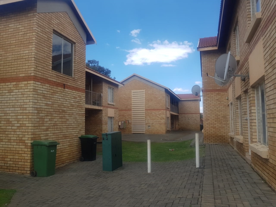 2 Bedroom Property for Sale in Waterval East North West